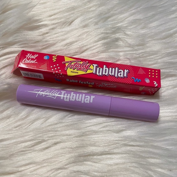Totally Tubular Mascara - Picture 2 of 5